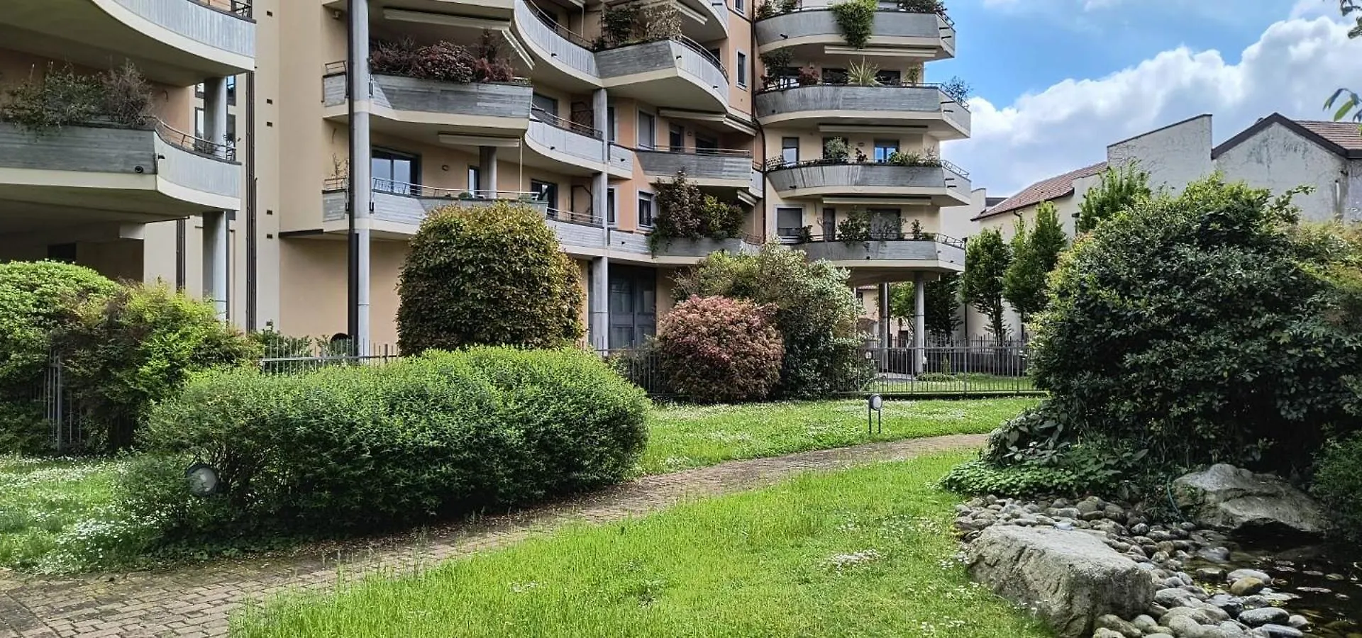アパート ブスト・アルシーツィオResidenza Nel Parcoアパートメント